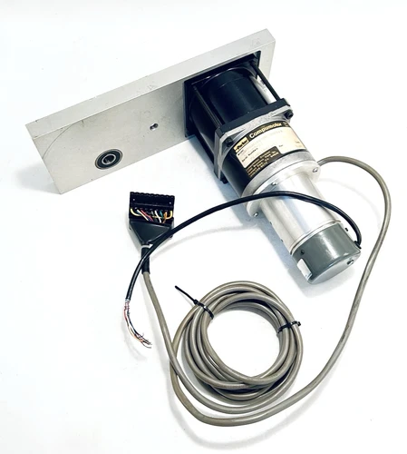 Parker COMPUMOTOR S/8X83-62 Stepper Motor w/ DYNAPAR Encoder, Bracket EXCELLENT