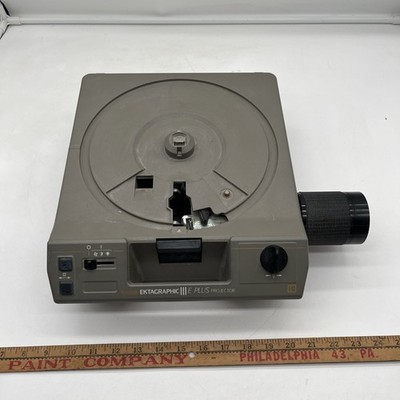 VTG Kodak Ektagraphic III E Plus Carousel Slide Projector W/ Lens Lamp Cord