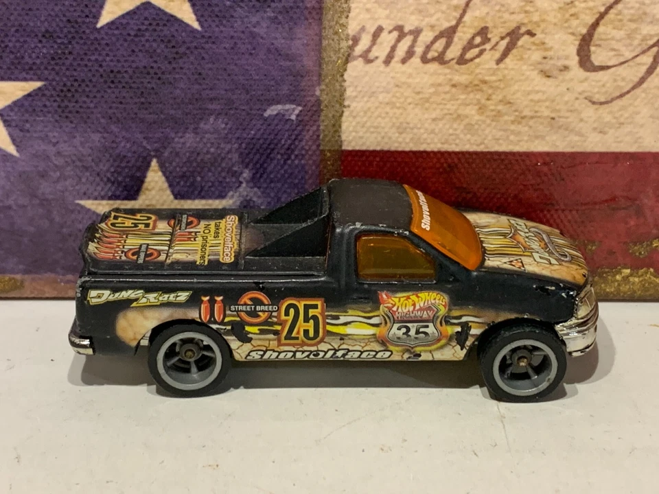HOT WHEELS 97 FORD F150. 2003 HIGHWAY 35 WORLD RACE BLACK W/CM5 WHEELS LOOSE - Image 2 of 4