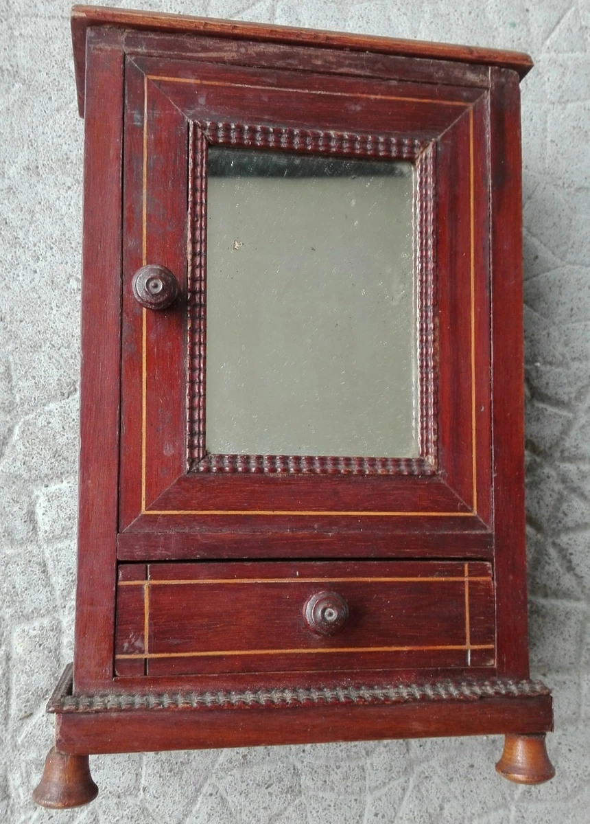 Armoire de poupée vintage - France