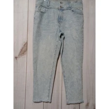 SO Jeans Ladies 15 High Rise Mom Jeans Raw Hem Light Wash