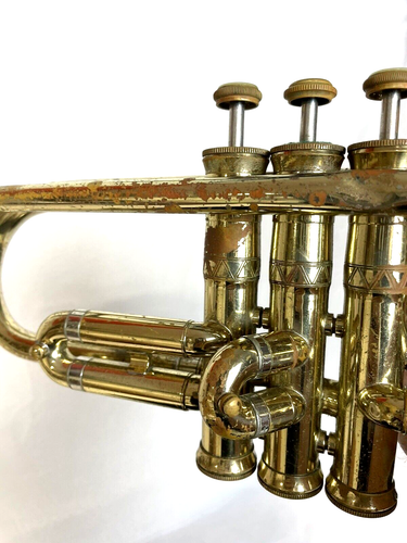 Frank Holton T602 Collegiate Elkhorn Wis. Trumpet Serial # 441686 - Picture 5 of 15