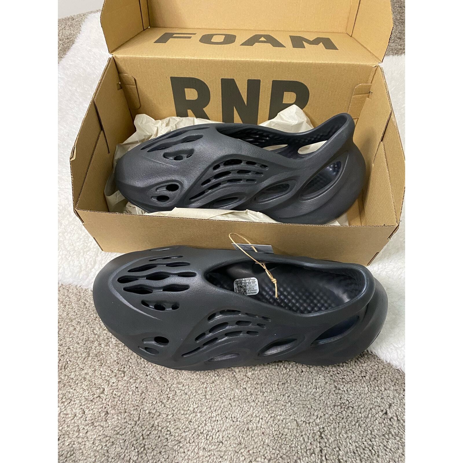 New Adidas Yeezy Foam RNR Size 8