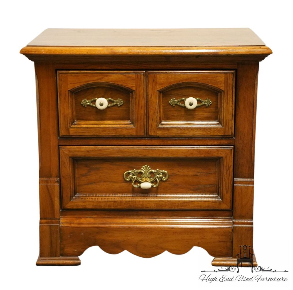 送料込み　vintage thomasville ナイトテーブル アメリカ家具ヴィンテージ・トーマスビル・ナイトテーブル THOMAS