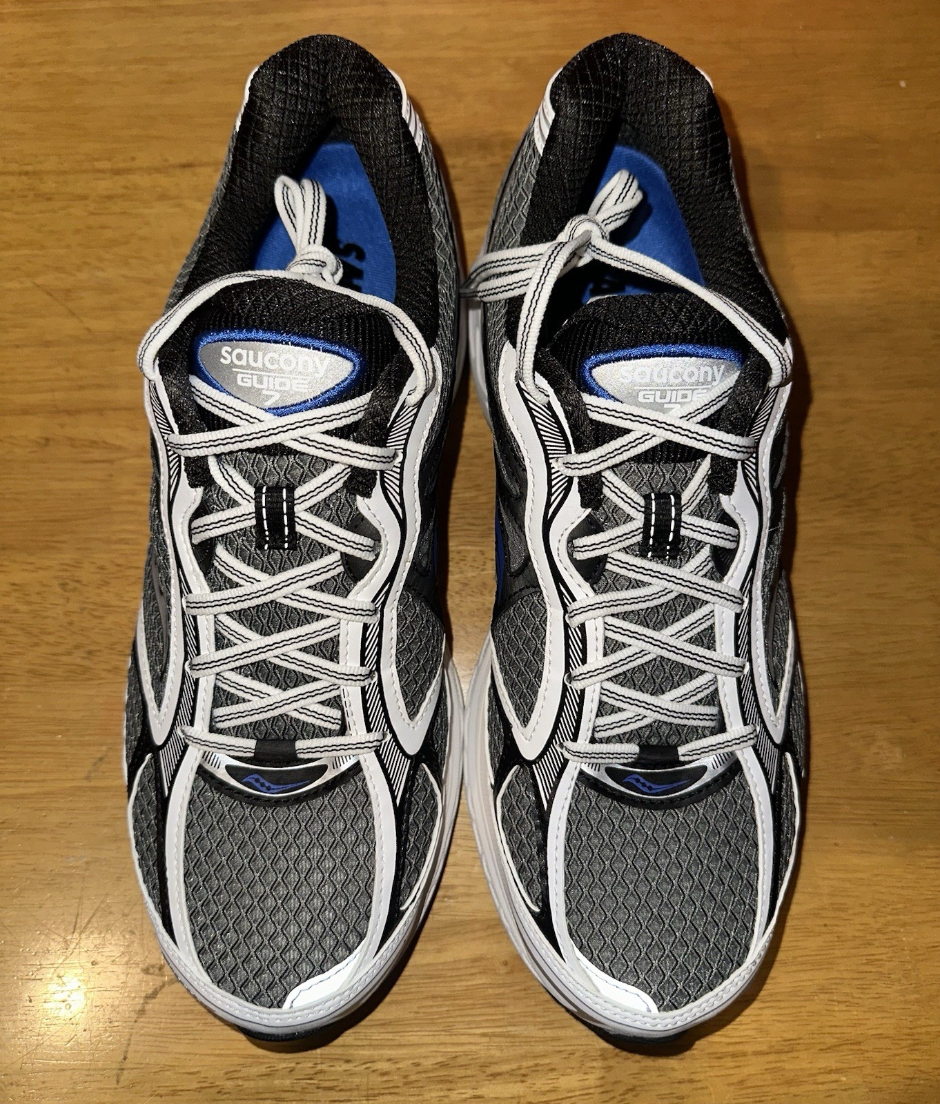 Size 10 - Saucony Men's ProGrid Guide 7 Running Shoes thumbnail 2