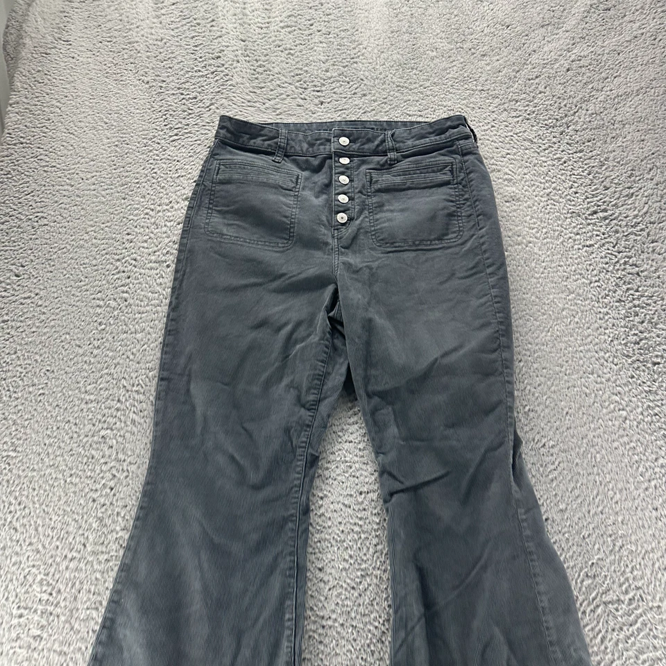 Pantalón para mujer American Eagle Outfitters 14 negro pana chino acampanado tiro alto Foto 2 de 4