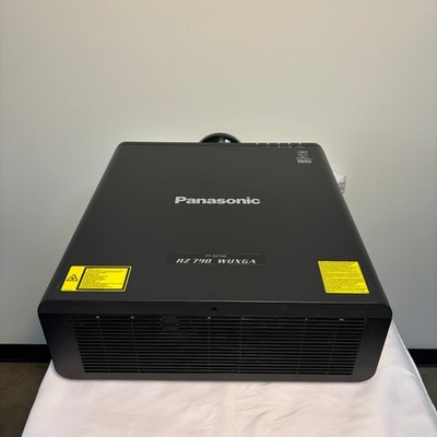 Panasonic　ルーロ Panasonic PT-RZ790 Projector with ET-DLE085 Lens (READ) | eBay