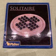 Solitaire von Philos mit einem Holzbrett