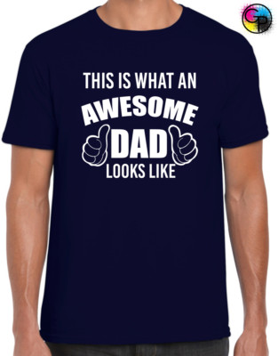 THIS IS WHAT AWESOME DAD LOOKS LIKE HERREN T-SHIRT COOL LUSTIGE GESCHENKIDEE FÜR VATER