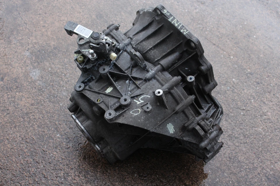 MINI COOPER LCI R56 Gearbox N47 Engine GS6-53DG 7610160 (mamon) - Image 3 of 4