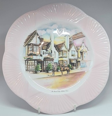 Shelley zierliche Form Schrank Teller The Spread Eagle Witham Knochenporzellan 10,75''