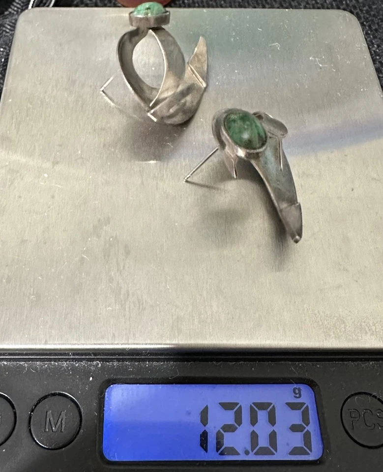 ВИНТАЖНЫЕ СЕРЬГИ БРУТАЛИСТА ИЗ ОКИСЛЕННОГО СЕРЕБРА ВЫСШЕЙ ПРОБЫ С ЗЕЛЕНЫМ КАМНЕМ - Изображение 4 из 4