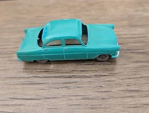 VINTAGE Matchbox Lesney NO. 33 FORD ZODIAC DIECAST CAR FOREST GREEN