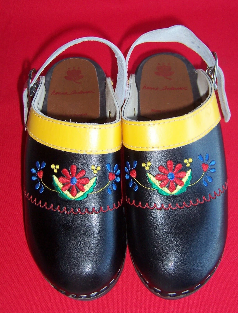 Hanna andersson deals clogs