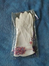 Vintage Myrna White Fishnet Gloves NIP