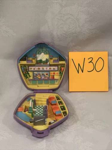 1992 Vintage Polly Pocket Bluebird FAST FOOD RESTAURANT DINER COMPACT No Figure