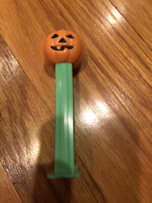 PEZ JACK O LANTERN PUMPKIN WITH GREEN STEM DISPENSER HALLOWEEN
