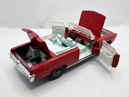 RARE VINTAGE CORGI TOYS 246 CHRYSLER IMPERIAL CONVERTIBLE PALE BLUE INTERIOR VGC - Picture 3 of 5