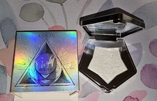 AG & AG Silky 24H Longwear Highlighter Pressed Powder # 01 - New in Box