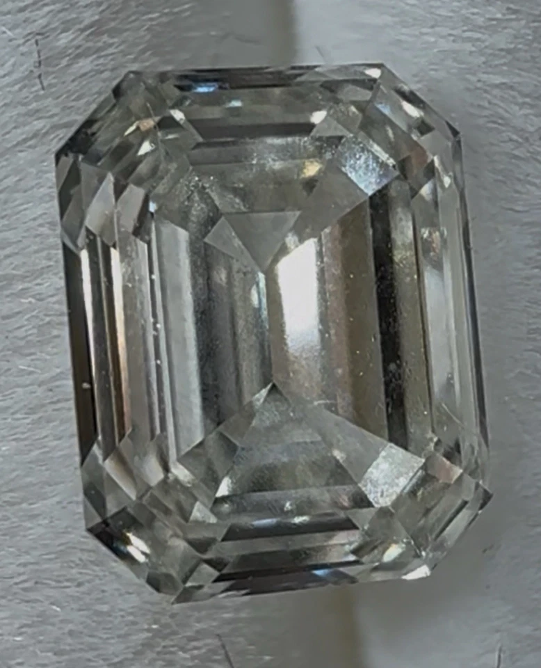 Gia Certified Emerald Cut Natural Diamond 1.02 Carats IF / K - Image 2 of 4