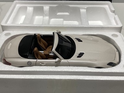 1/18 Norev Mercedes-Benz SLS AMG Roadster, Designo Mystic White MIB