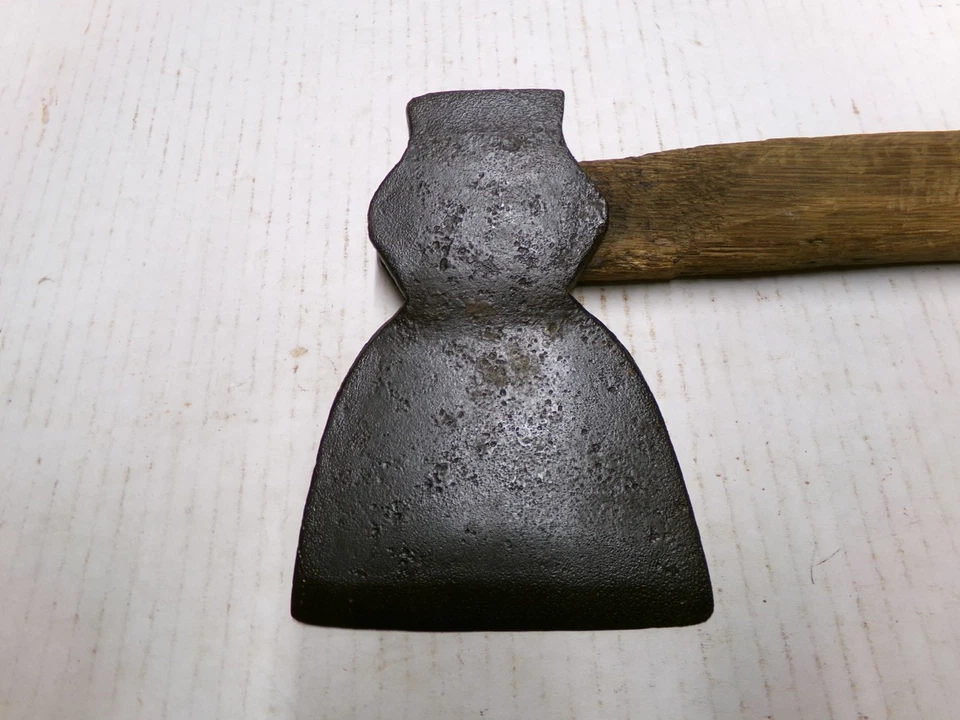 Vintage Single Bit Broad Hewing Axe Hatchet 2lb 5oz Unbranded - Image 4 of 4