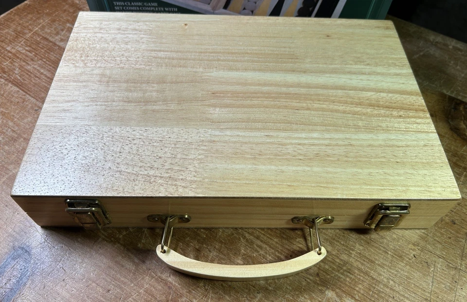 New Wooden Backgammon Set In Folding Case New & Boxed Traditional Wooden Games - Image 4 of 4