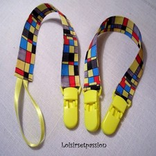 ATTACHE TÉTINE DOUDOU, Carreau Géométrique, Jaune Bleu rouge, Garçon - ATD07
