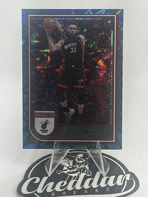2022-23 Panini NBA Hoops - Blue Ice Parallel #102 Max Strus (RC)