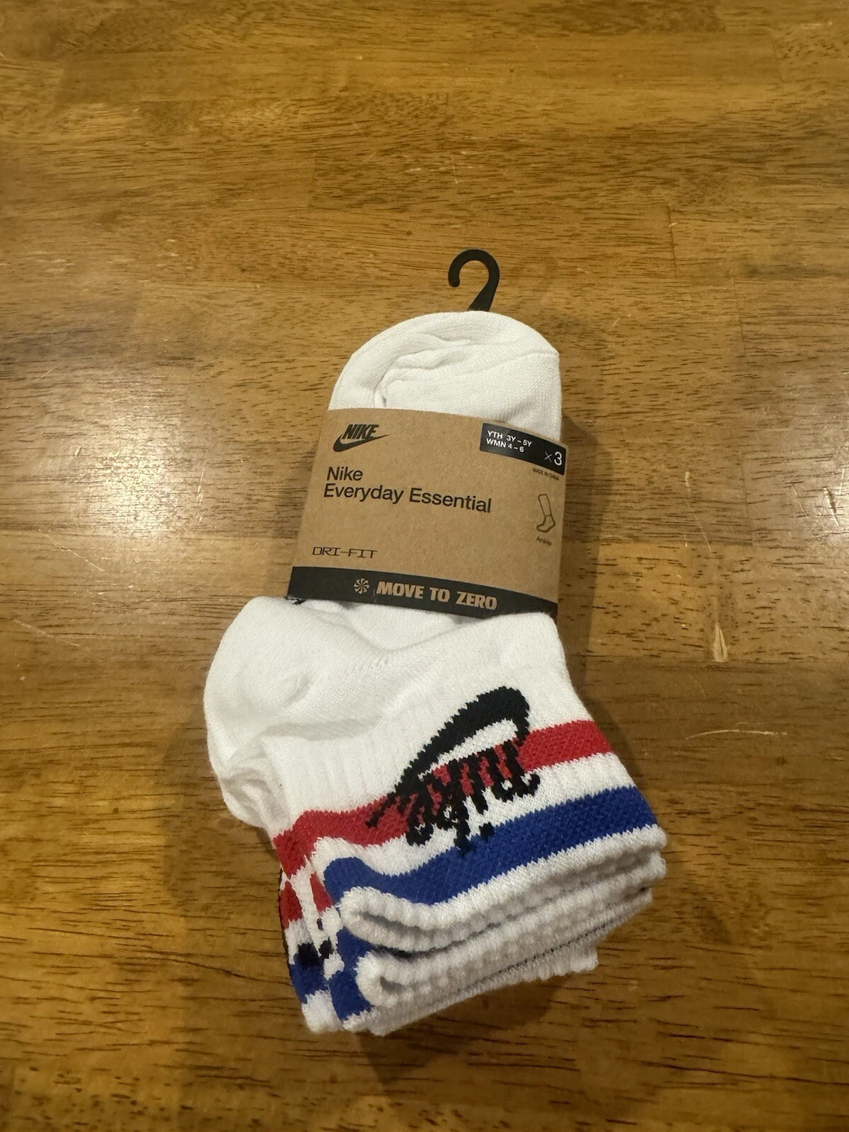 Nike Women’s Youth Dri Fit Ankle Socks 3 Pair White Small DX5080 100 New W Tags