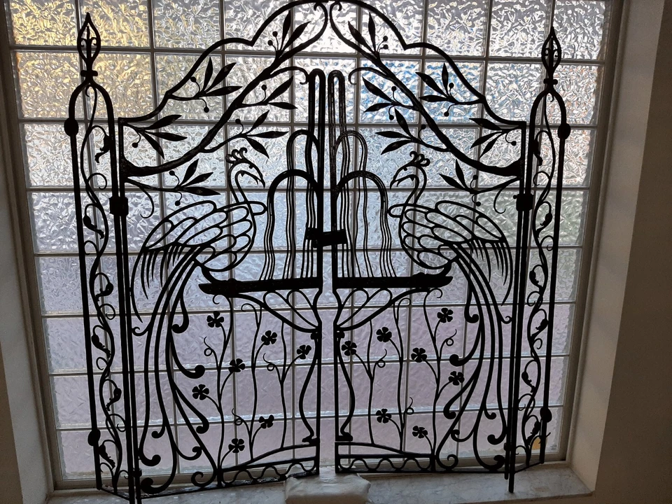 Fuente de agua de pavo real de 1920 antigua Florida Estate puerta de hierro forjado 63" H X 61" W Foto 3 de 4