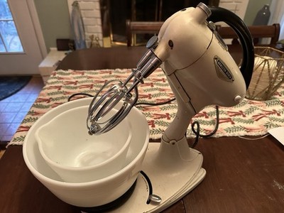 Vtg 1940 Hamilton Beach Mixer Model G 2 Bowls - Works!