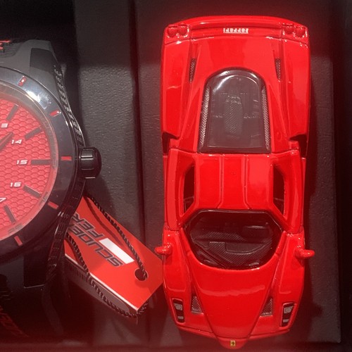 NEW WITH TAGS FERRARI Men's RedRev Black Silicone Strap Watch 44mm Gift Set - Picture 4 of 5