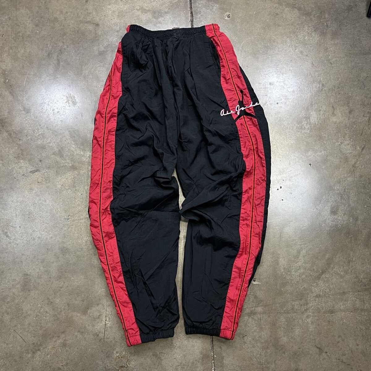 Vintage 80s Nike Flight Windbreaker Pants Jordan 1 1985 Bred Vintage 80s Nike Flight Windbreaker Pants Jordan 1 1985 Bred