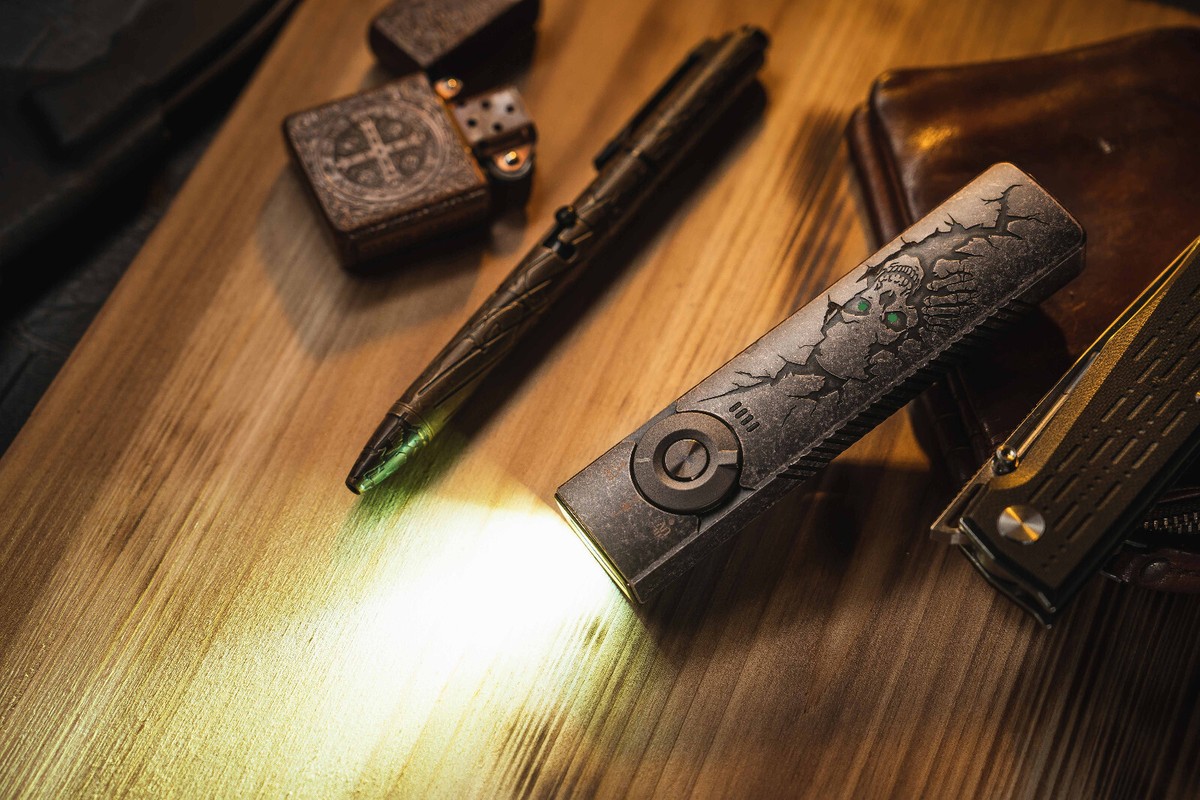 Olight Arkfeld Pro Copper Bones CW Flat Flashlight, LED/UV Olight Arkfeld Pro Copper Bones CW Flat Flashlight, LED/UV