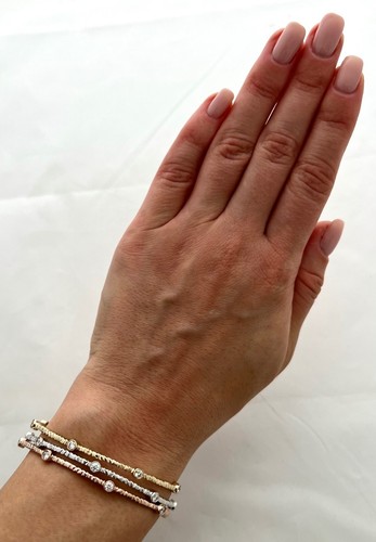 SET OF THREE BANGLE BRACELETS 14K GOLD, 2.40 CAR VS DIAM, APPR. RET USD $7,500 - Picture 15 of 20