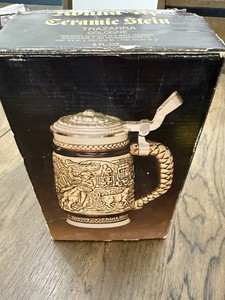 VINTAGE 1983 AVON WESTERN ROUND-UP CERAMIC STEIN w/ORIGINAL BOX Antique