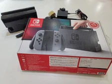 Nintendo Switch 32GB Handheld System - Gray （Asia Version)