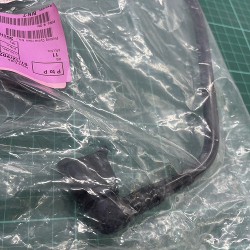 77026-26070 Genuine Toyota Tube sub assembly fuel evaporation HIACE NOS - Picture 2 of 8
