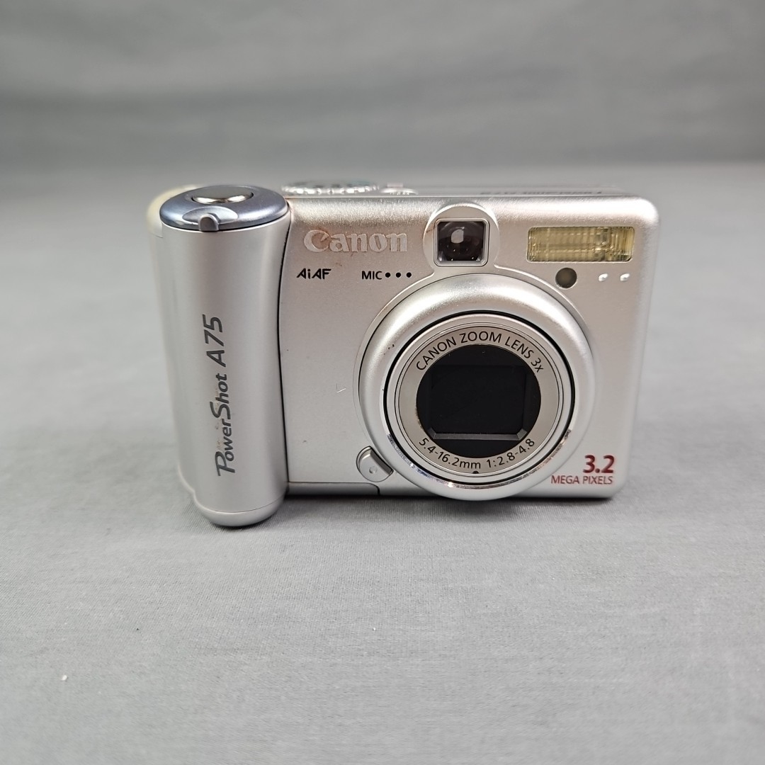 Canon Powershot A75 3.2mp Digital Camera + Memory Card Parts Only