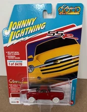 2022 JOHNNY LIGHTNING WHITE LIGHTNING CLASSIC GOLD COLLECTION 2005 CHEVY SSR
