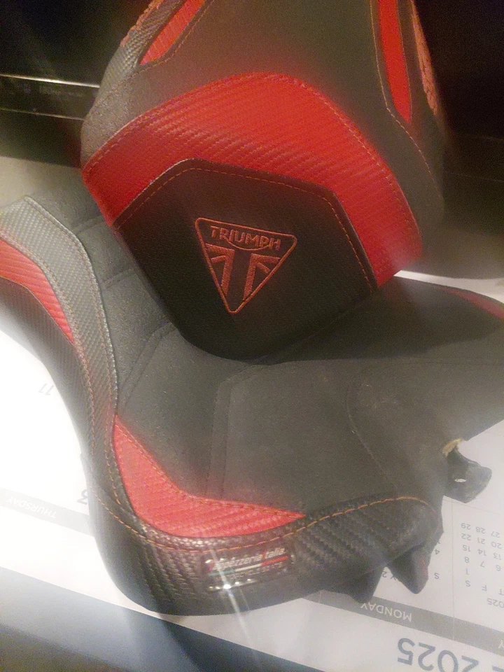 Asientos de carreras Triumph Street Triple 765 RS 2018 Foto 4 de 4