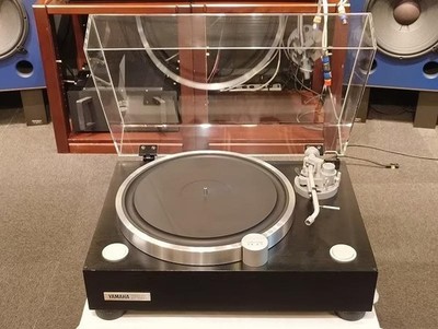 US Duty Free)YAMAHA GT-2000 Vintage Direct-Drive Record US Duty Free)YAMAHA GT-2000 Vintage Direct-Drive Record