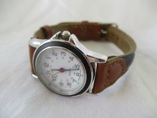 Wristwatch Round Whit Face Silver Tone Brown Black Buckle Band Simple Style