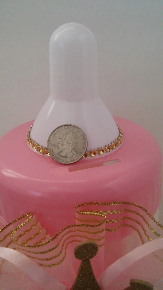 Centro de mesa Princesa biberón con corona baby shower es una niña decoración de alcancía Foto 3 de 4