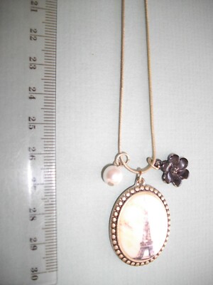 Collier Ancien / Vintage Avec Pendentif - Métal Argenté - Bijou Fantaisie Rétro - Occasion