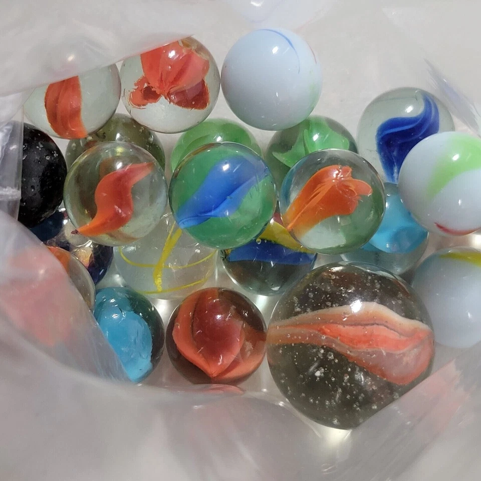 Lote de 25 canicas de vidrio colorido de colección de colores estilos tamaños surtidos Foto 2 de 4