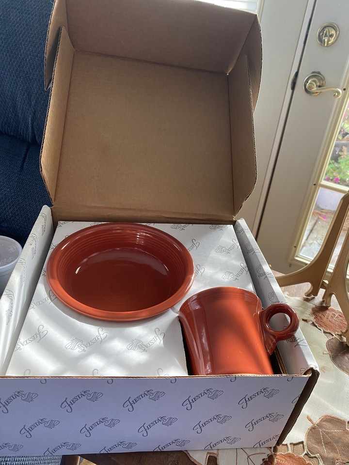 NEW Fiesta Ware Fiestaware Retired Paprika Place Setting Homer Laughlin