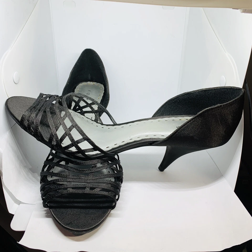 Sandalias de tacón alto de satén negras Fioni Night para mujer talla 9,5 sin cordones Foto 4 de 4