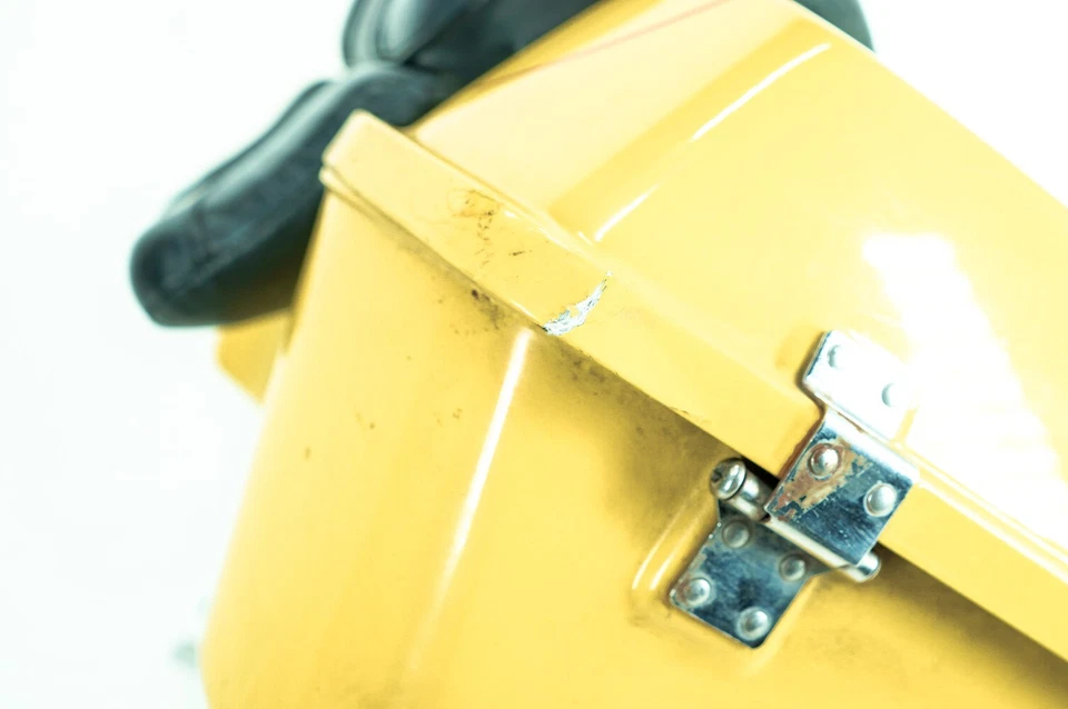 05 Harley Electra Screamin CVO SE2 OEM Pass Backrest Tour Pak Luggage NOKey 1384 - Image 3 of 4